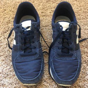 New Balance Classic Sneaker - 7 - women's